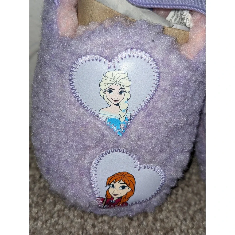 Disney Frozen Anna Elsa Slippers Purple‎ Fuzzy Heart Detail Kids Size 5/6 NEW